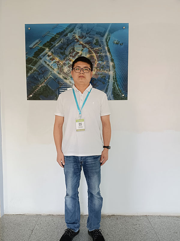 先進(jìn)中層管理干部項目管理中心副主任、九江洋街項目負(fù)責(zé)人蔡棟.jpg